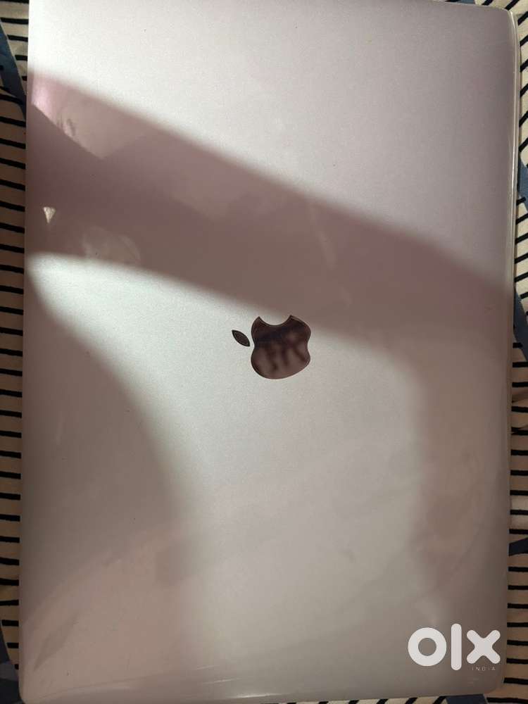 Macbook pro 2018 with touch id