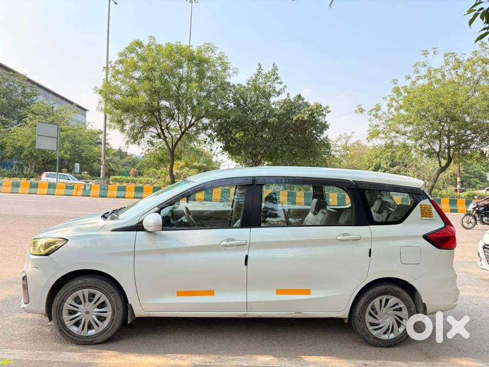 Maruti Suzuki Ertiga 1.5 Vxi 2025