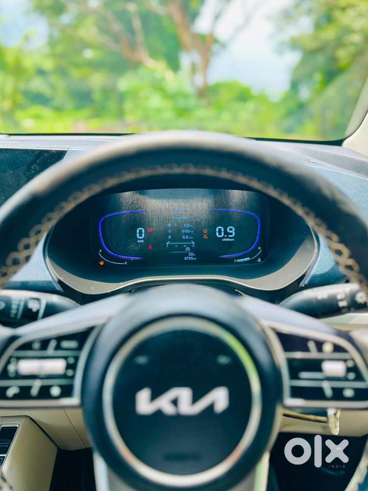 Kia Carens G 1.5 6mt Premium (o) 7-seater, 2024, Petrol