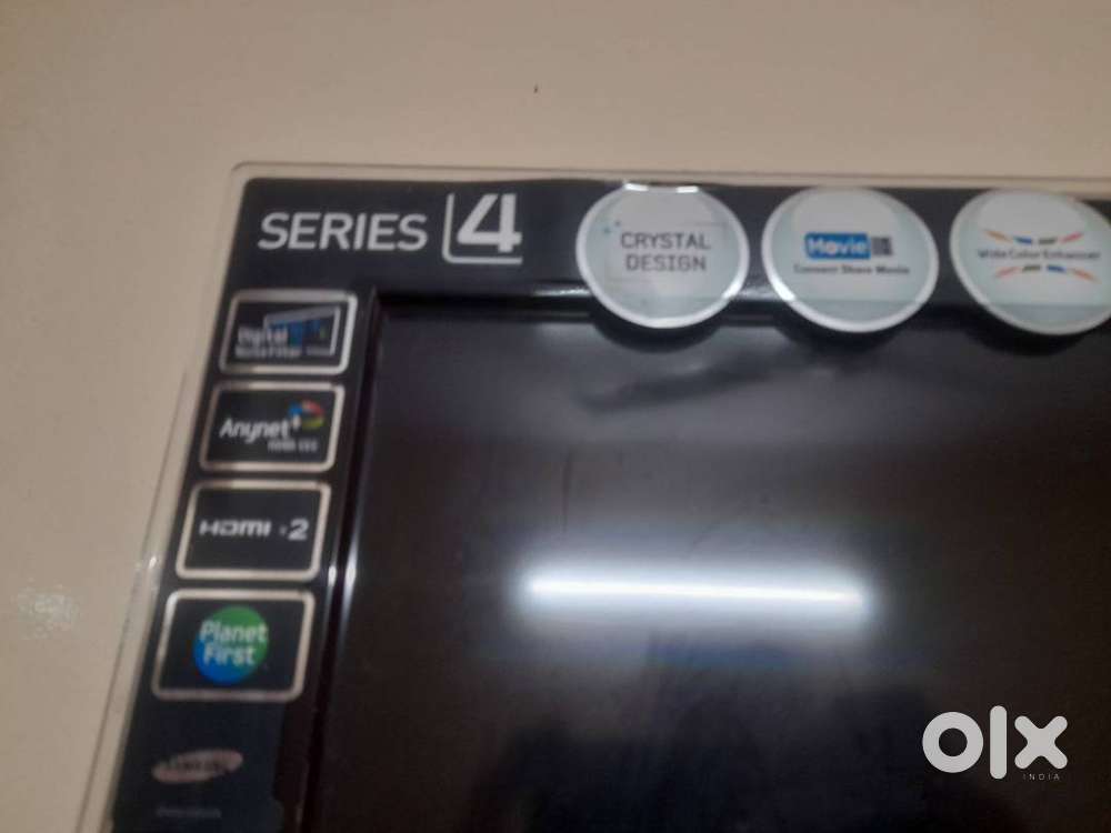 32D450 LCD for sale.