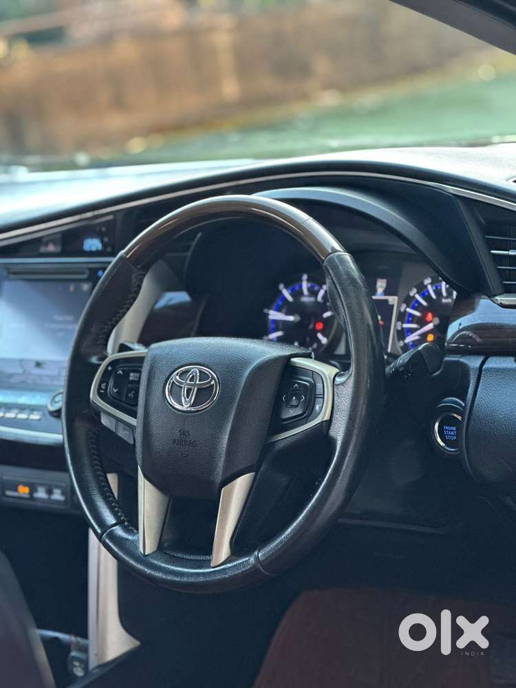 Toyota Innova Crysta 2.8z Automatic, 2016, Diesel