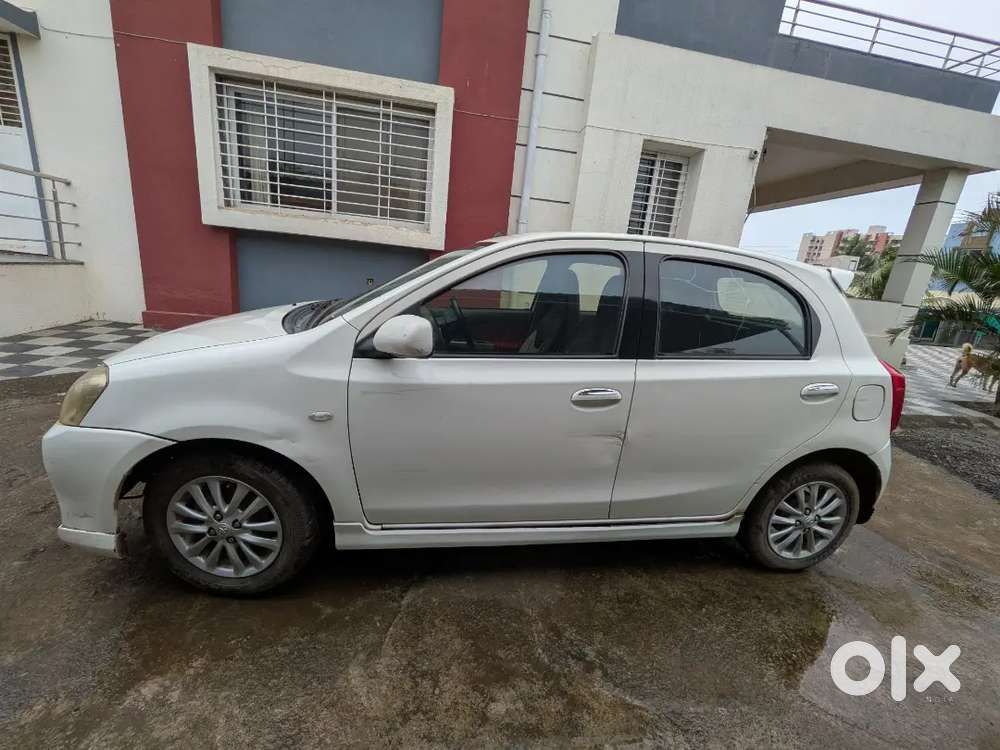 Well-maintained Toyota Etios Liva (2011) – Only 98k Km Driven!