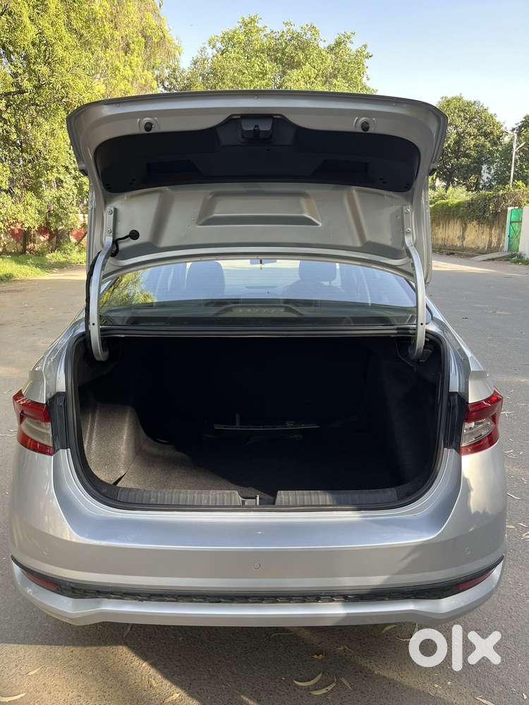 Skoda Slavia Active 1.0l Tsi Mt, 2022, Petrol