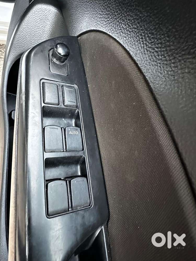 Maruti Suzuki Swift 2011-2014 Vxi, 2013, Petrol