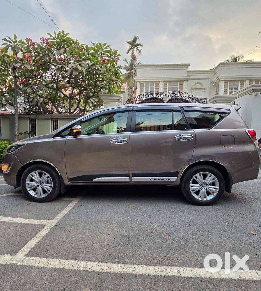 Toyota Innova Crysta 2.8 Gx Automatic 8 Str, 2019, Petrol