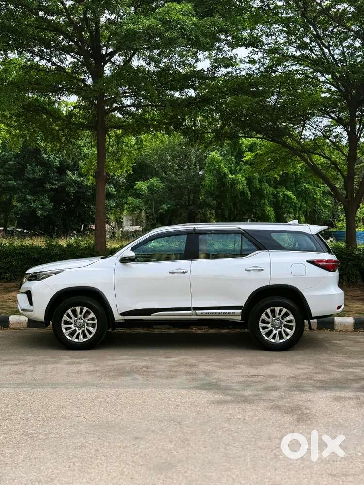 Toyota Fortuner Legender 2023 Diesel 15000 Km Driven
