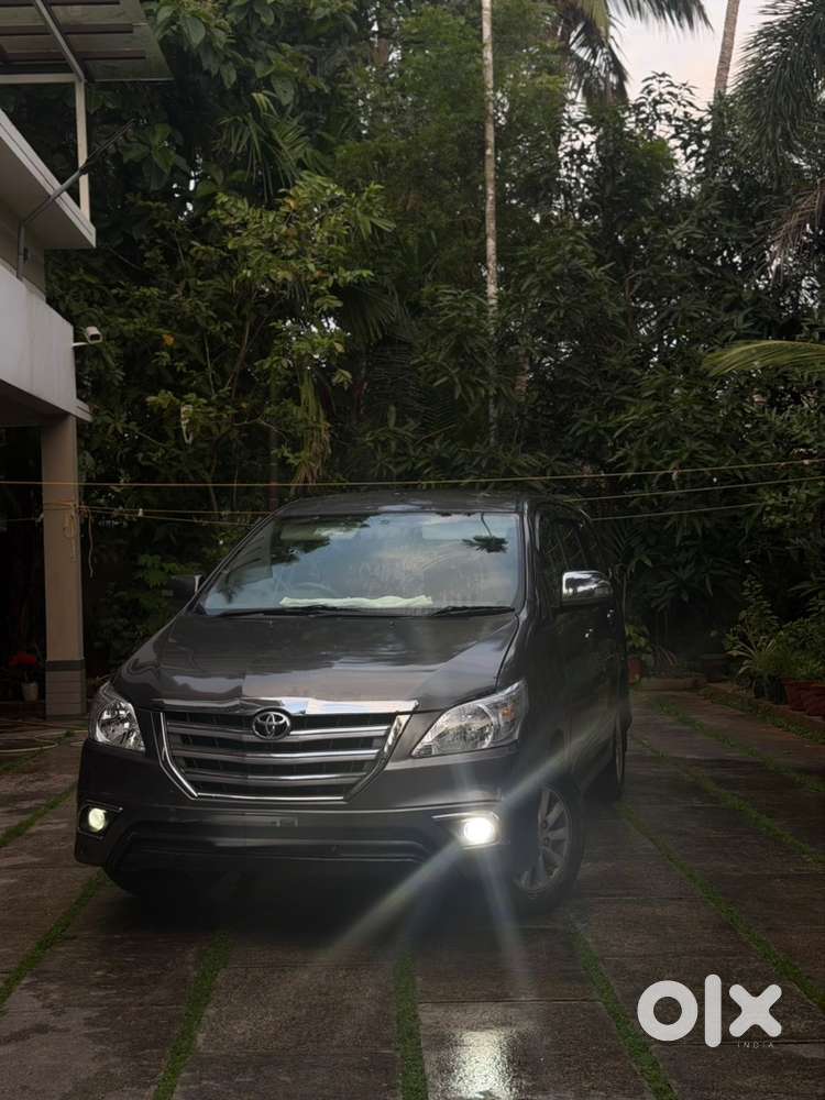 Toyota Innova 2013 V Option -well Maintained Family Car Family Car