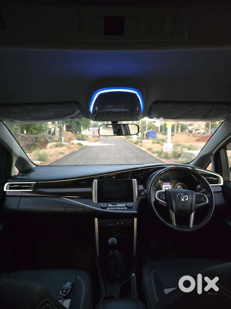 Toyota Innova Crysta 2.4 V, 2016, Diesel