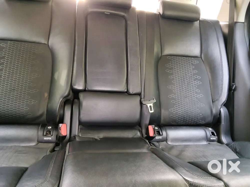 Land Rover Discovery 2015 Diesel 140000 Km Driven