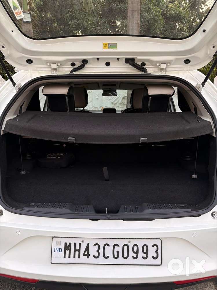 Tata Altroz Xz Icng, 2023, Petrol