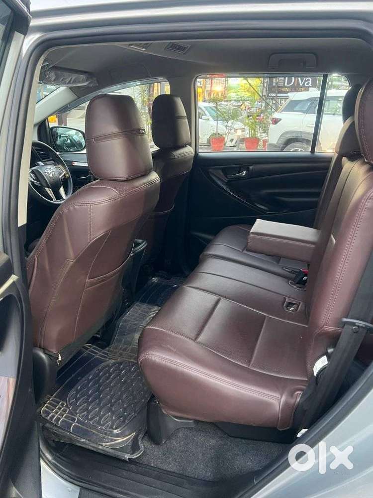 Toyota Innova Crysta 2.4 G Plus Mt 7 Str, 2025, Diesel