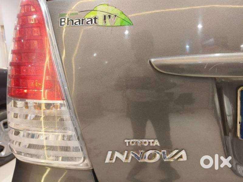 Toyota Innova 2.5 G (diesel) 8 Seater, 2011, Diesel
