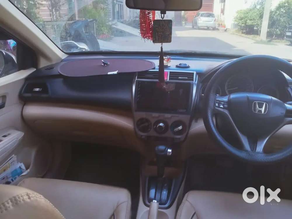 Honda City Petrol Automatic 2012 Km Driven