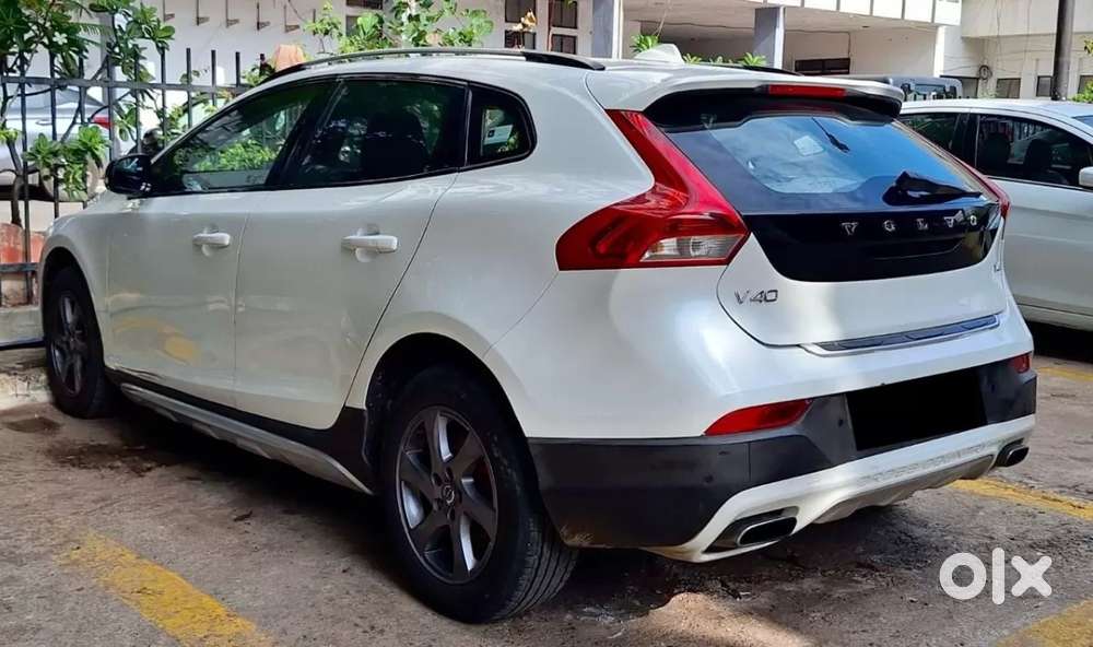 Volvo V40 Cross Country T4 Momentum, 2016, Petrol