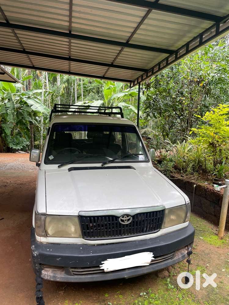 Toyota Qualis 2004 Diesel 400000 Km Driven