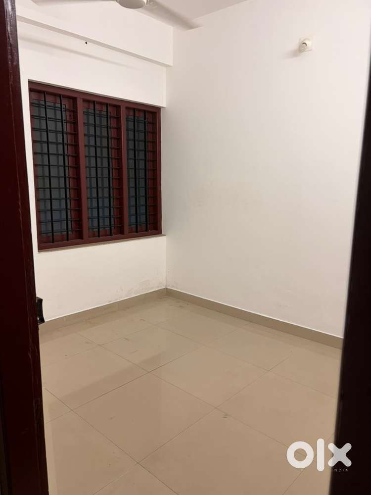 2bhk for rent near akkulam airforce