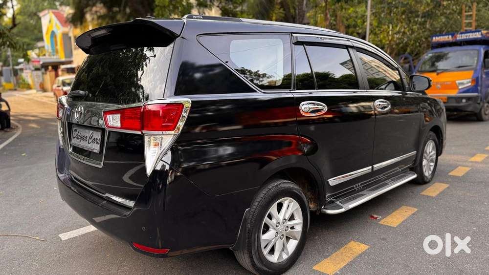 Toyota Innova Crysta 2.4 G Mt, 2023, Diesel