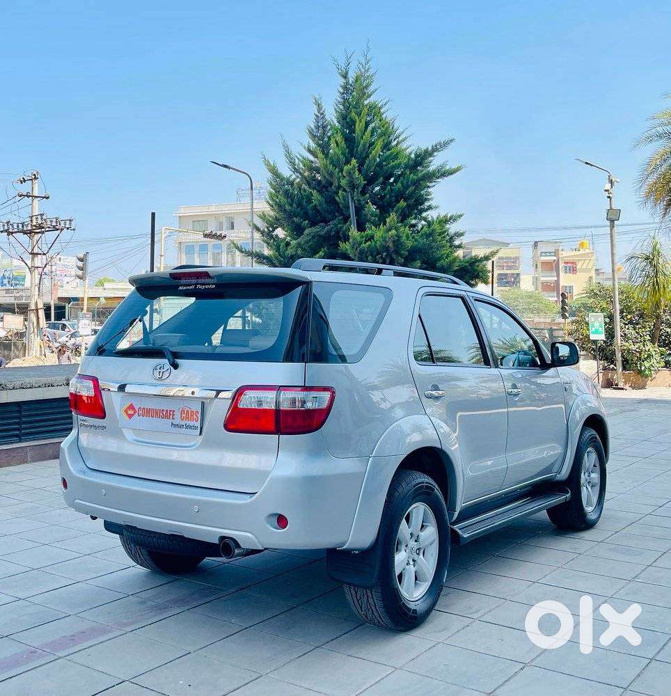 Toyota Fortuner 3.0 4x4 Manual, 2011, Diesel