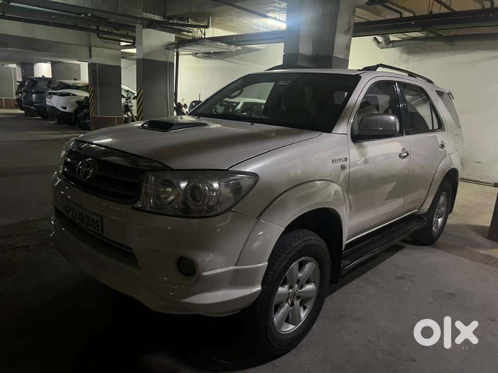 Toyota Fortuner 2010 Model