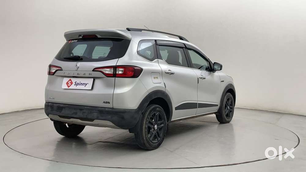 Renault Triber Rxz, 2023, Petrol