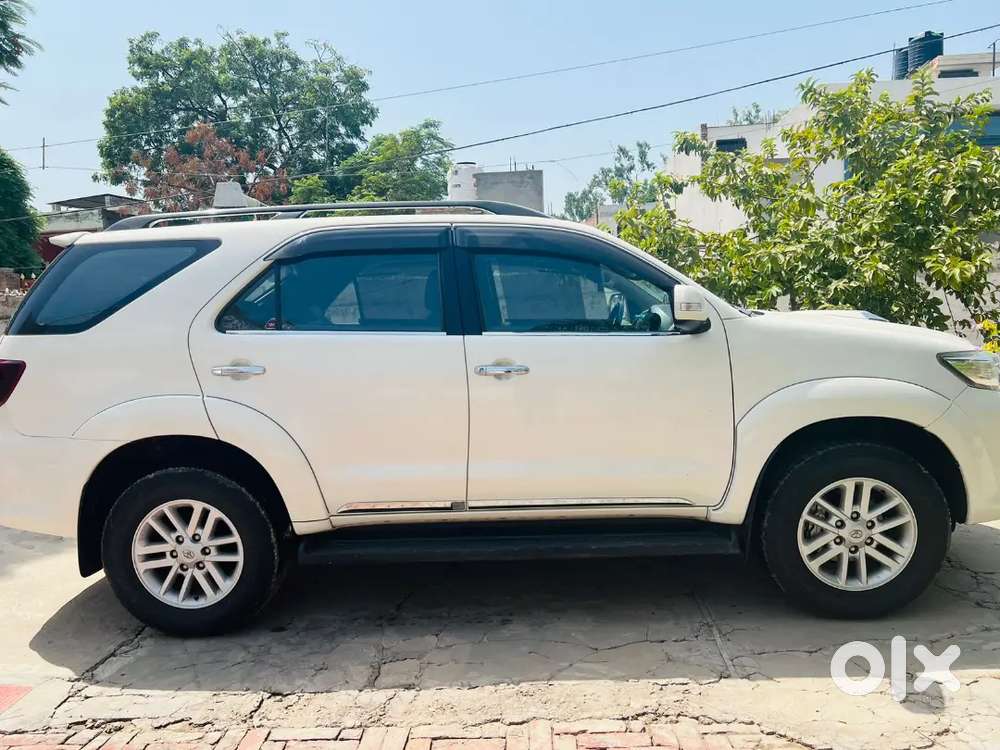 Toyota Fortuner 2013