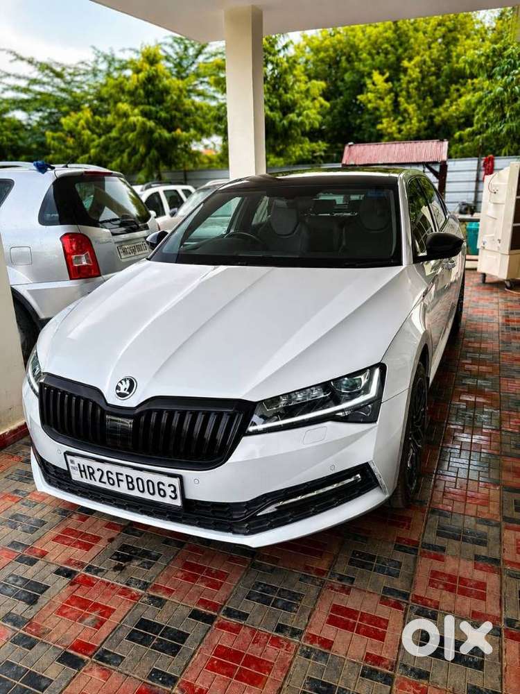 Skoda Superb 2.0 Sportline Tsi At, 2023, Petrol