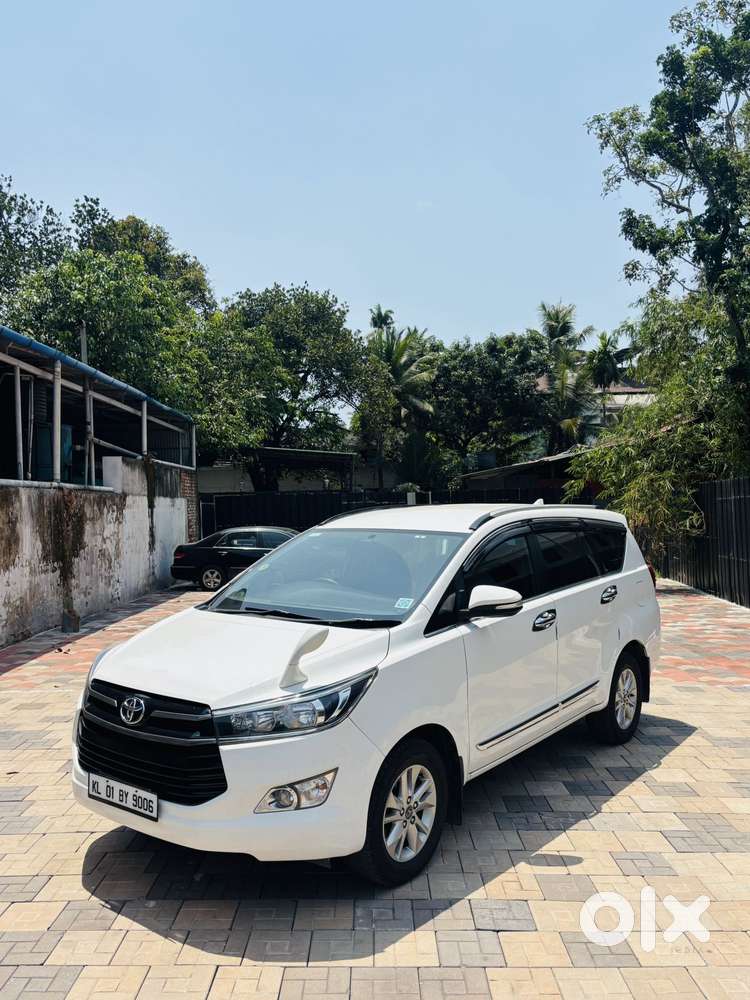 Toyota Innova Crysta 2.8 Gx At 8s, 2016, Diesel