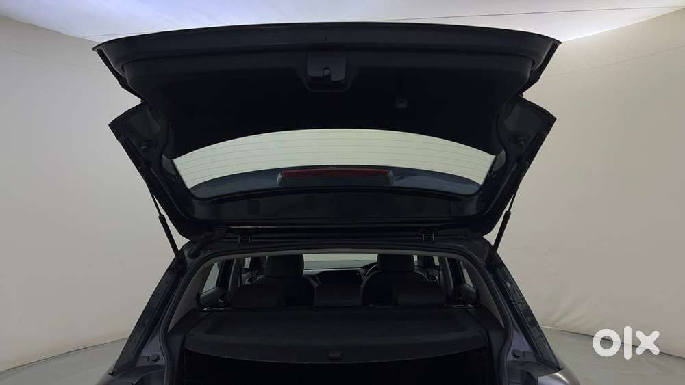 Volkswagen Taigun Topline 1.0 Tsi At (electric Seats), 2022, Petrol