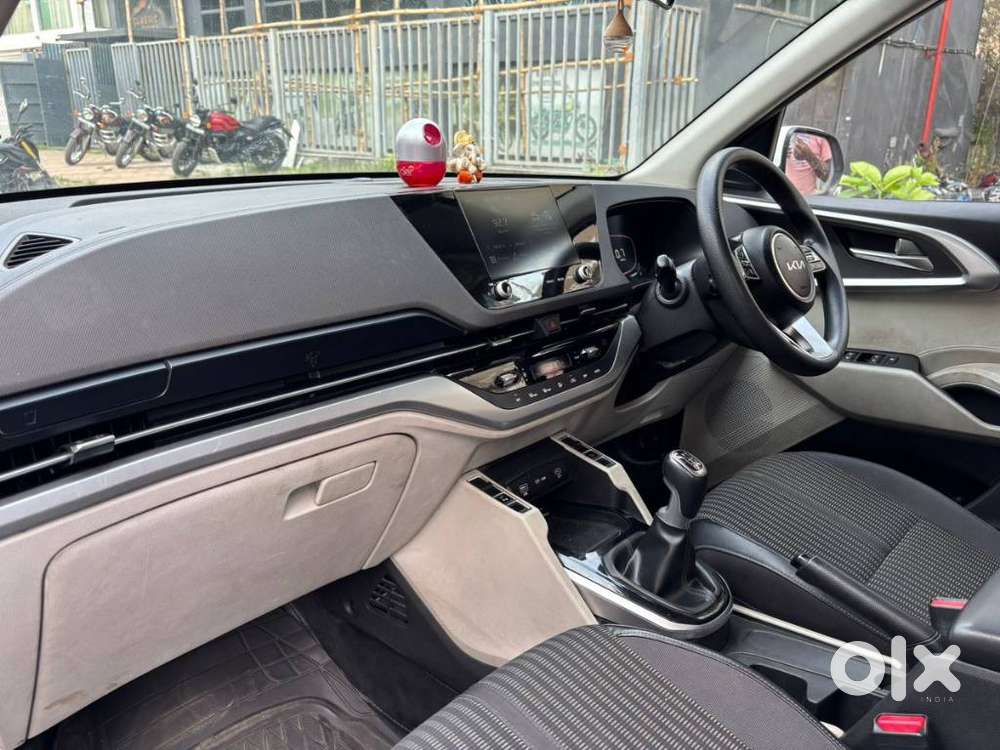 Kia Carens 1.4 Prestige Plus Turbo 7 Str, 2023, Petrol