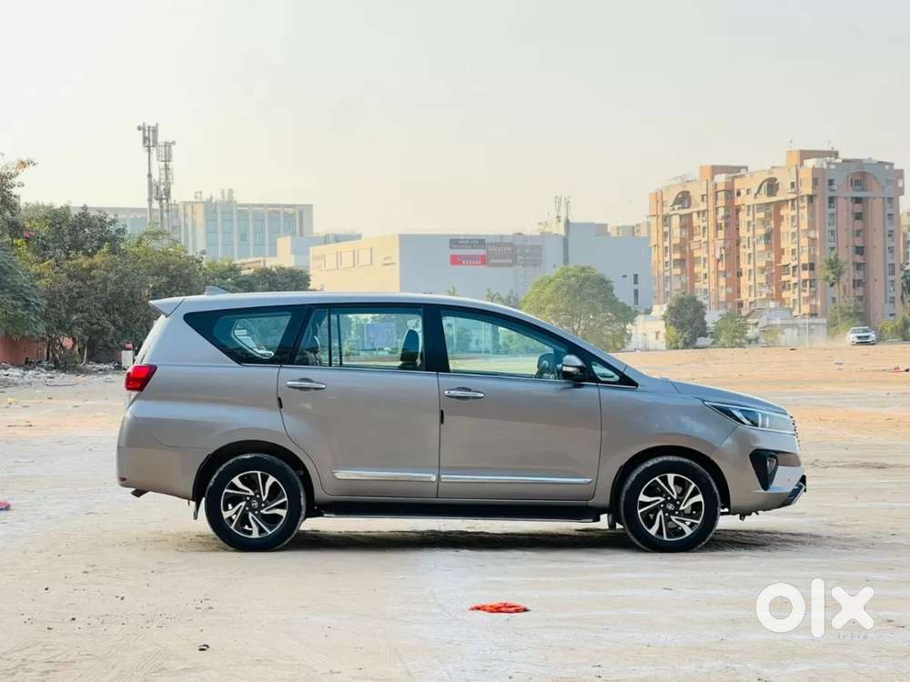 Toyota Innova Crysta [2020-ongoing] 2.4 Vx 8 Str, 2022, Diesel