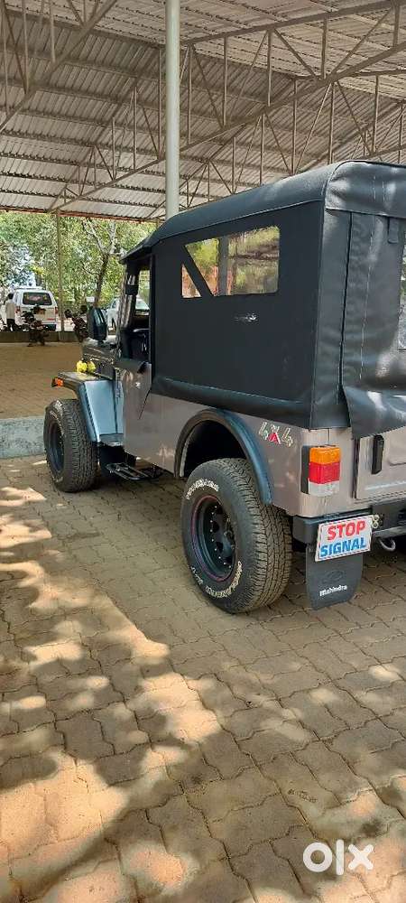 Mahindra Jeep 2000