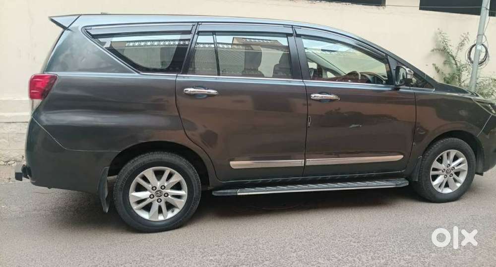 Toyota Innova Crysta 2.8z Automatic, 2017, Diesel