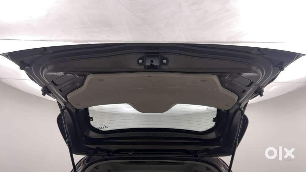 Renault Triber Rxz, 2022, Petrol