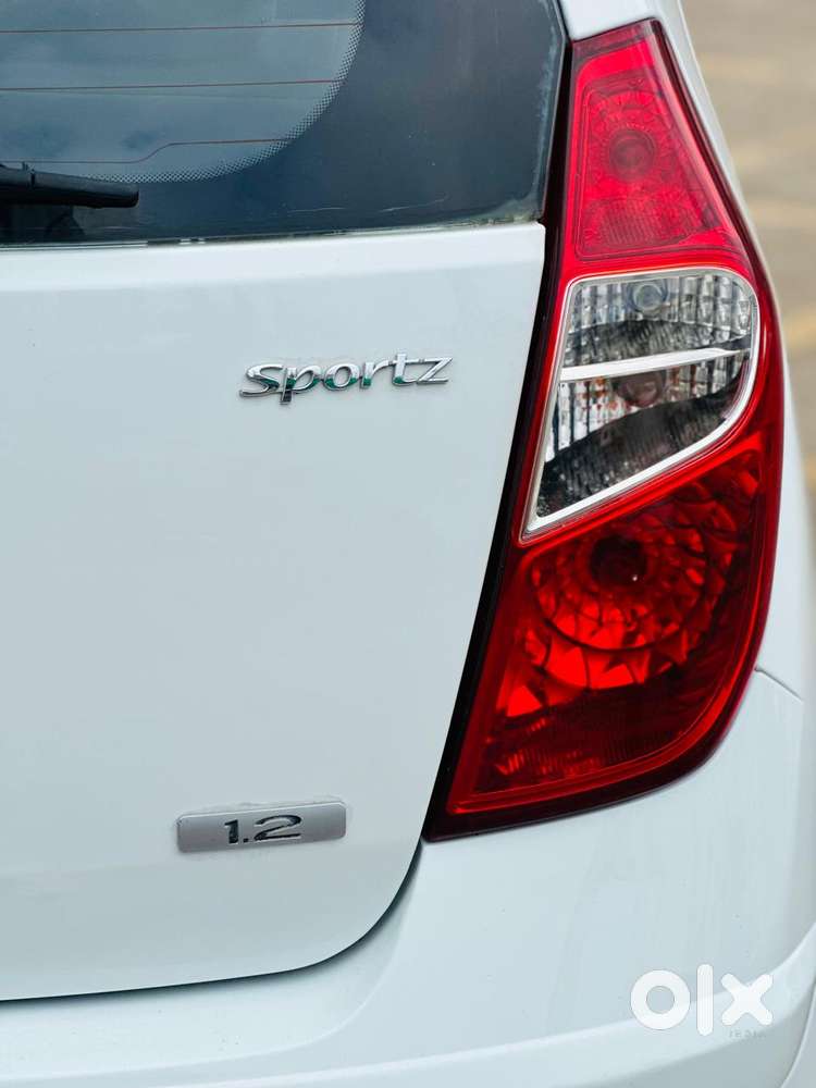 Hyundai I10 Sportz, 2013, Petrol