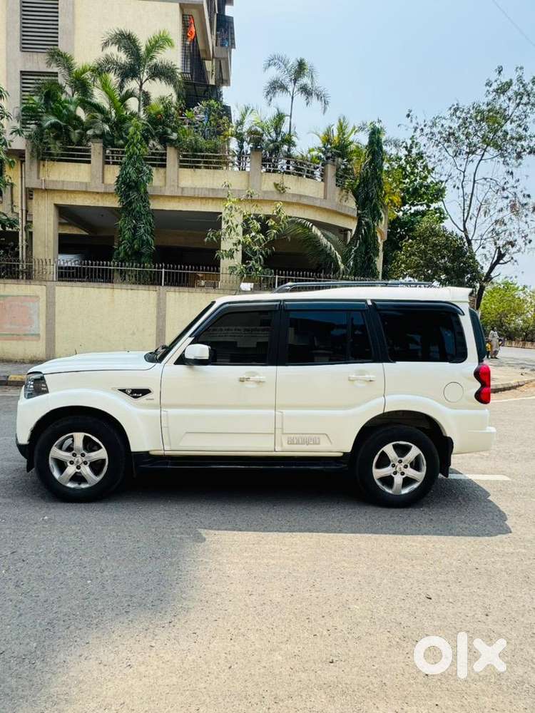Mahindra Scorpio S11