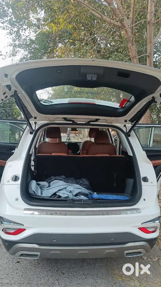 Mg Hector Plus 2022 Petrol 10000 Km Driven