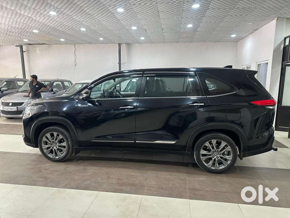 Toyota Innova Hycross 2.0 Zx (o) Hybrid 7 Str, 2024, Petrol