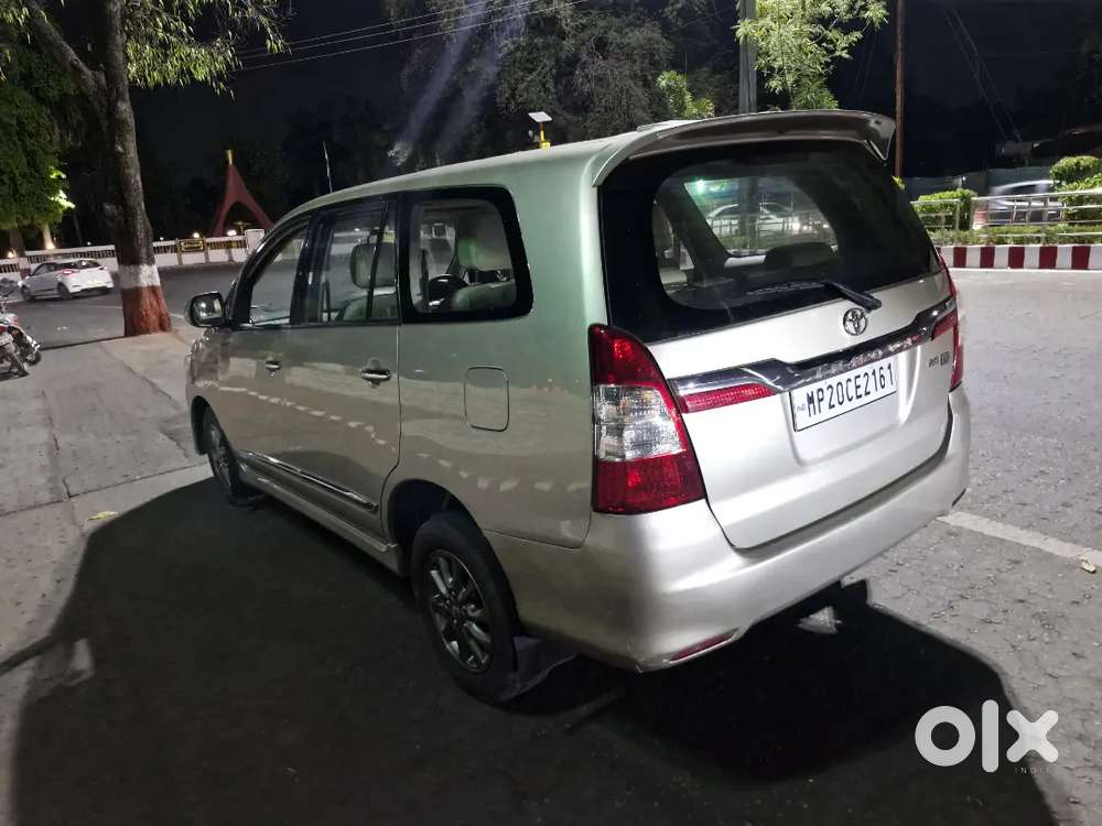Toyota Innova 2014 Diesel 105000 Km Driven