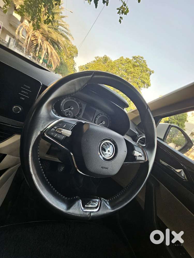 Skoda Slavia 1.0 Ambition Tsi, 2023, Petrol