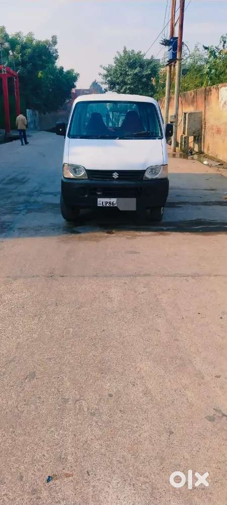 7 Seater Gadi H Jisme Ac Or Cng Lagi Hui H Bhar Se Lagvai H