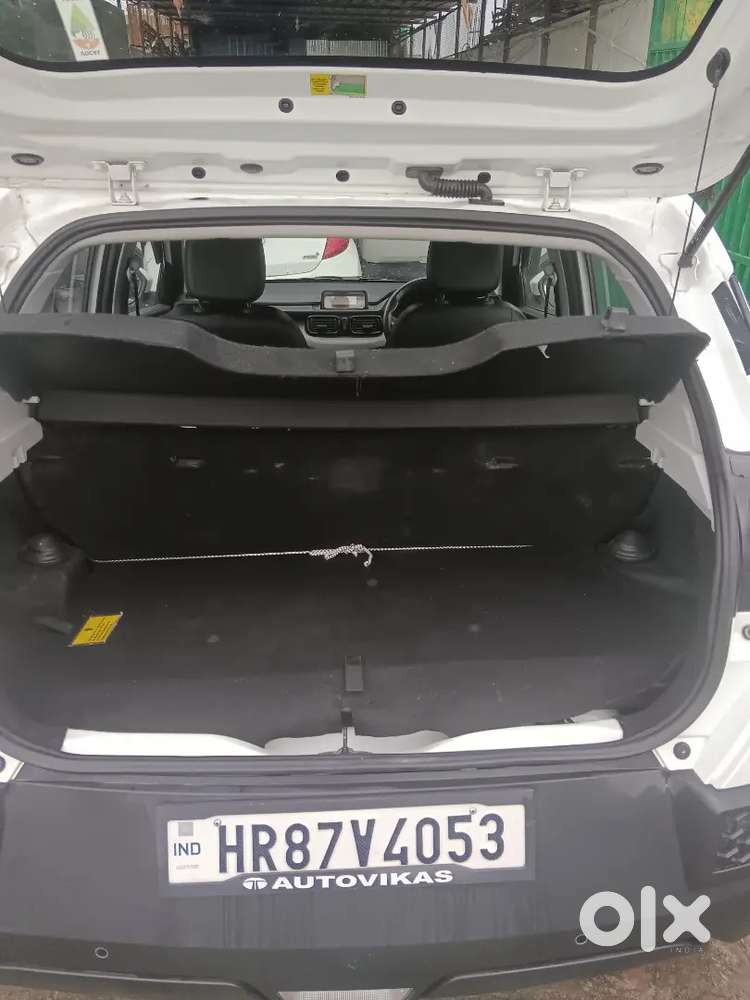 Tata Punch 2025 Cng & Hybrids 12000 Km Driven