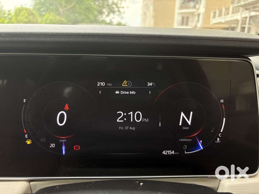Mahindra Xuv700 2.0 Ax 5 Petrol Mt 7 Str, 2022, Petrol