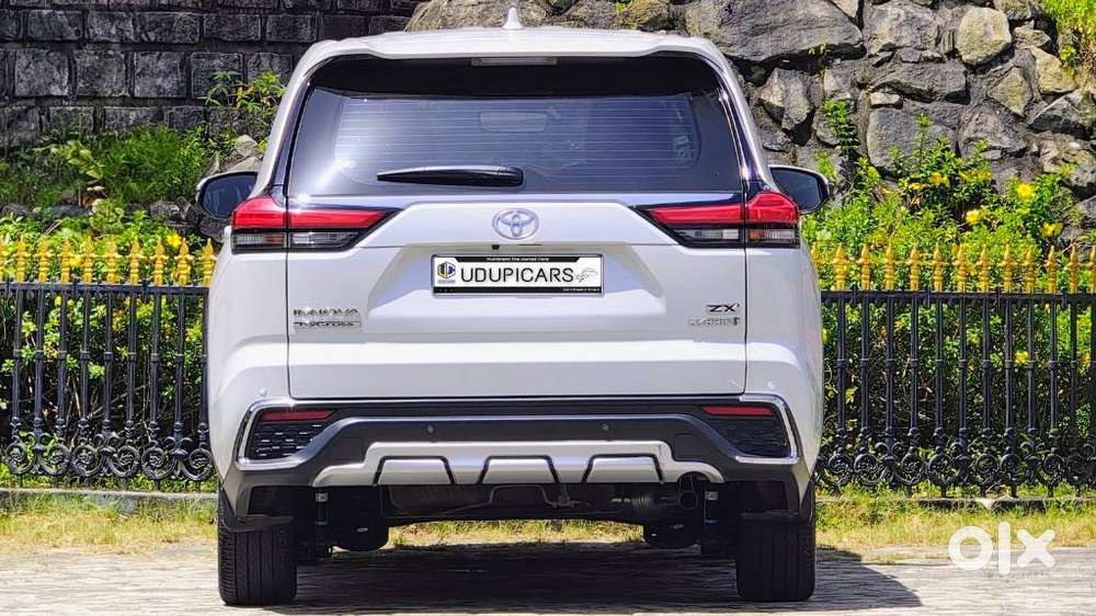Toyota Innova Hycross 2.0 Zx (o) Hybrid 7 Str, 2024, Petrol