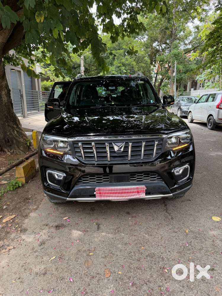 Scorpio N Z8l At Diesel 2025  6800km  4yr Warranty  Single Owner