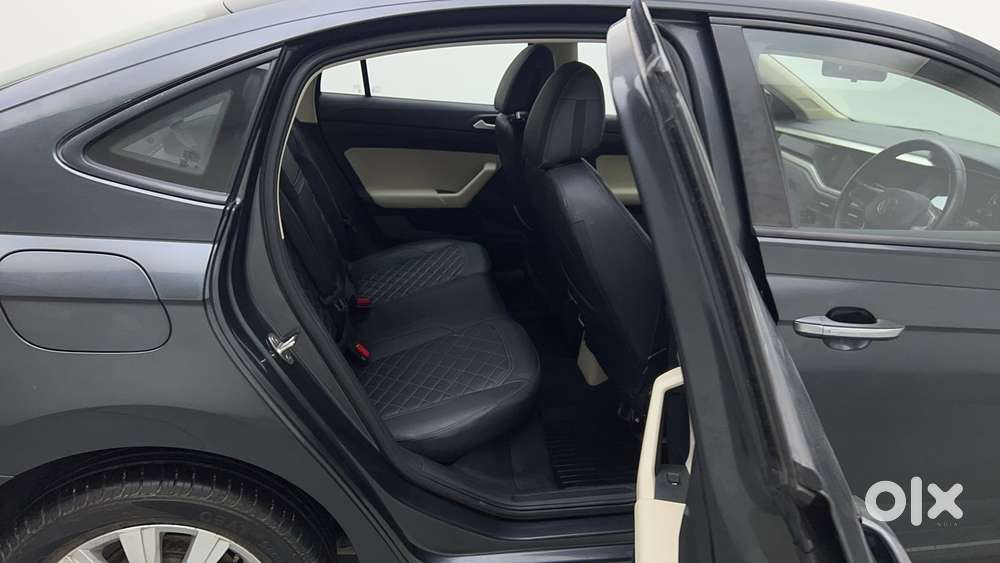 Volkswagen Virtus Highline Plus 1.0 Tsi At, 2024, Petrol