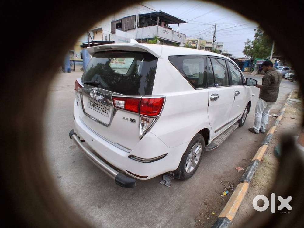 Toyota Innova Crysta 2.4 G Plus Mt 8 Str, 2017, Diesel