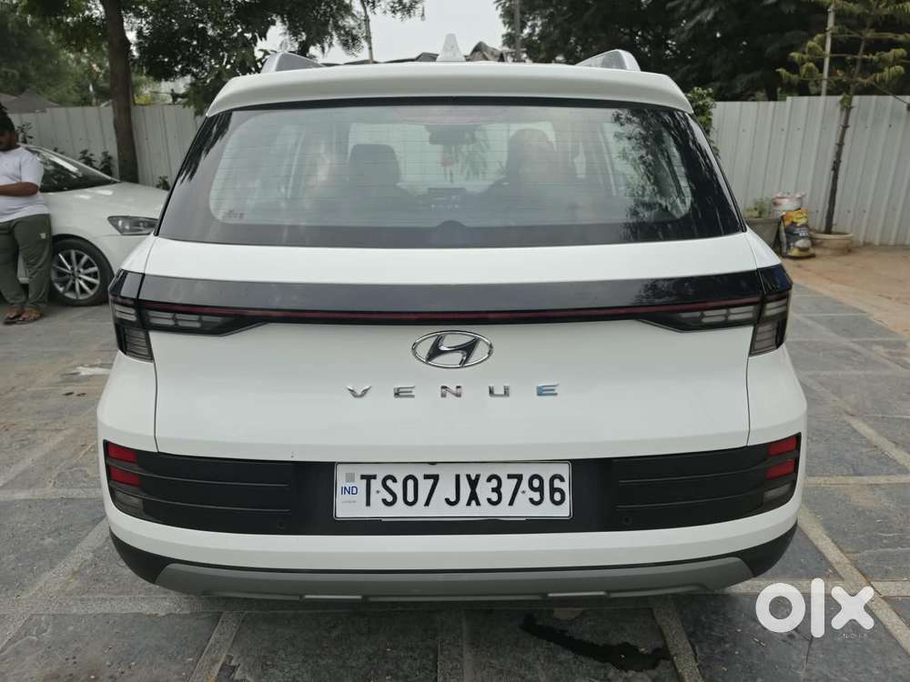 Hyundai Venue 1.2 S (o), 2023, Petrol