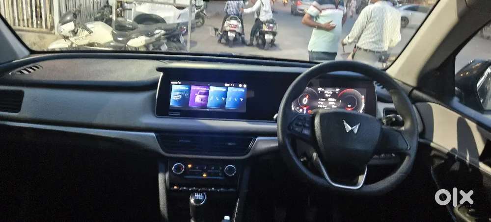 Mahindra Xuv700 2023 Diesel 47000 Km Driven