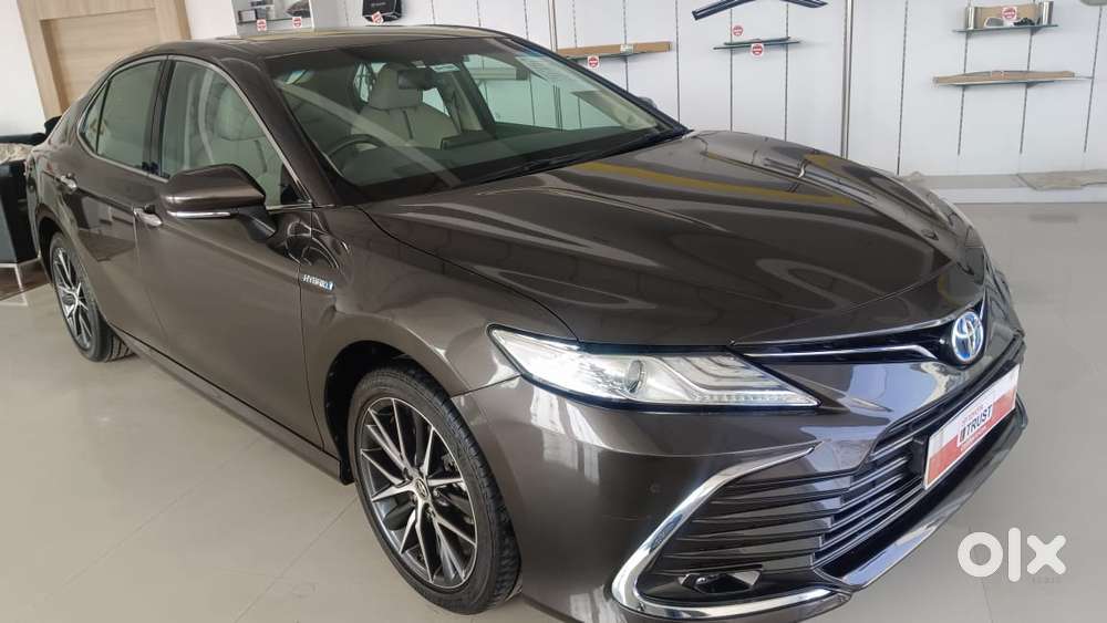 Toyota Camry Hybrid, 2023, Cng & Hybrids