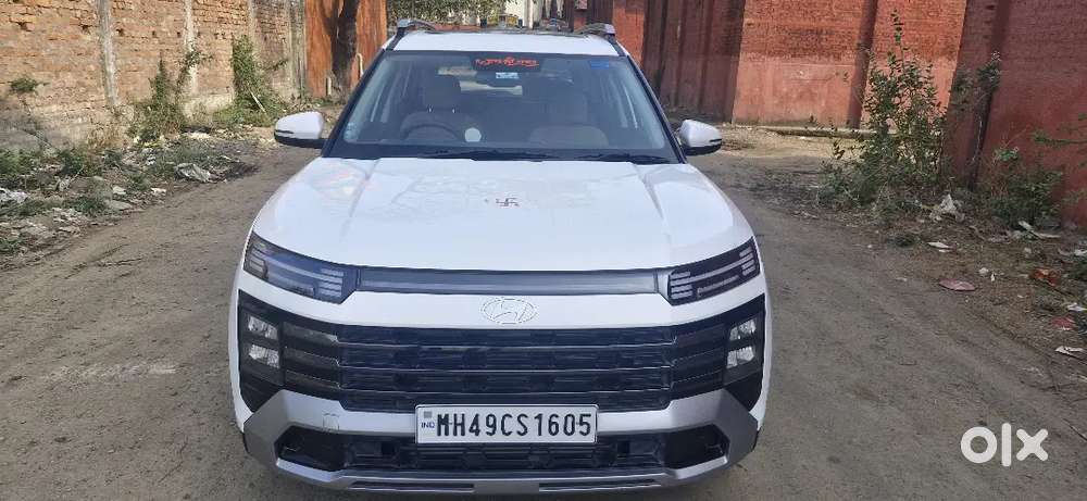 Hyundai Alcazar 2025 Petrol 4500 Km Driven With Sunroof 6 Month Old